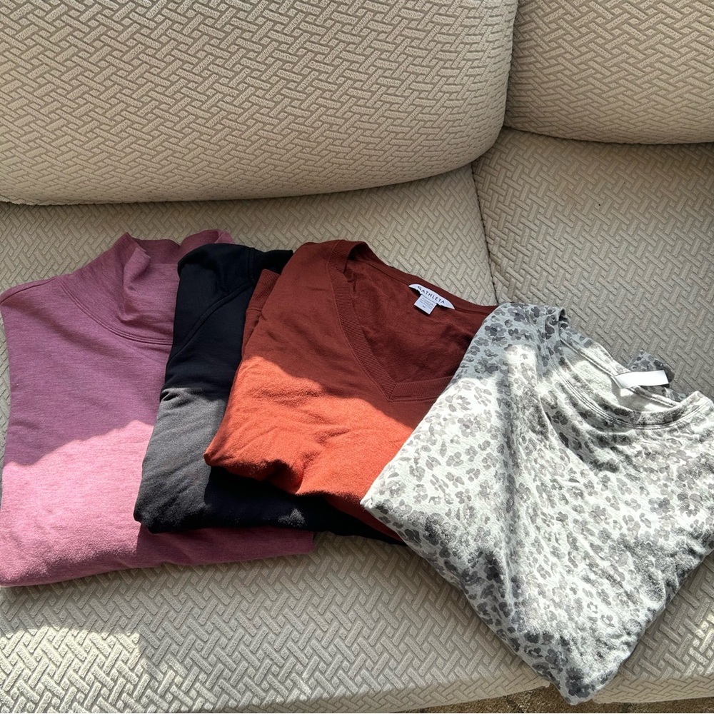 Athleta Set of 4 Sweater Tops M